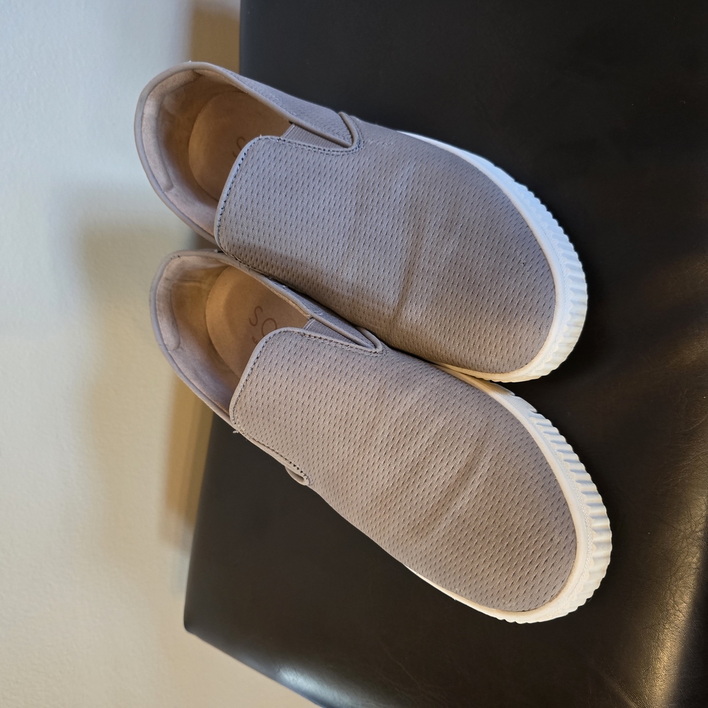 SOUL Naturalizer Gray and White Casual Flats with Comfort